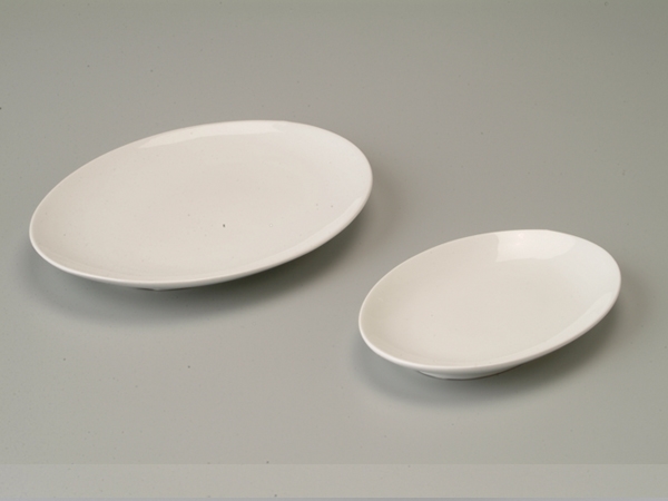 פלטה אובל מאץ 25 ס"מ שוליים פורצלן לבן JAGUAR 3