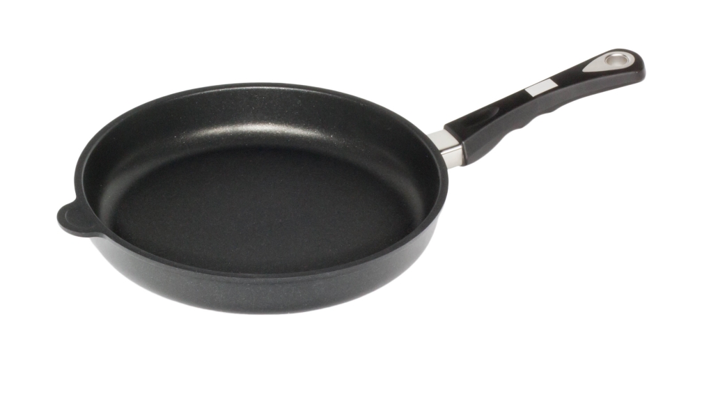 מחבת יציקה 28 ס"מ ציפוי לוטן אינדוקציה AMT 528 3