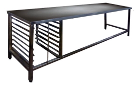 שולחן נירוסטה 270/70 ג-90 ס"מ+בצד ימין פתיחה 40 למסילות בעומק 60 ס"מ מעצור וקושרות בצד שמאל