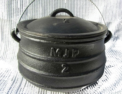 פויקה יציקת ברזל 2(5.5 ליטר) ללא רגליים MJP 3