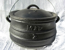 פויקה יציקת ברזל 2(5.5 ליטר) ללא רגליים MJP