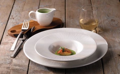 קערה 21.6 ס"מ במבו שוליים CHURCHILL 7